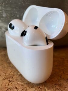 how to reset airpods"